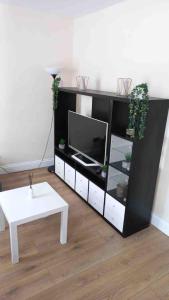 Quiet and cozy 2 SEPERATE BEDROOMS and 2 BATHROOM with terrace