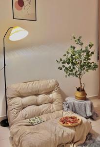 HeyMuji Projector-Netflix-Darts-Near Lotus