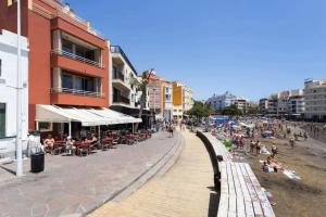 Spectacular Beachfront Loft-Style CASA CORINA II