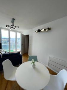 Appartements TARBES - Appt familial, 30min Lourdes, situe centre-ville : photos des chambres