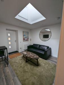 Two-Bedroom Apartment room in The Scot