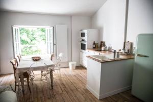 Appartements Grand et agreable studio equipe : photos des chambres