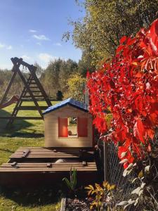 Domek nad jezioremSeehaus 1A (SławnoŁętowo)