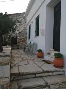 Με θέα το χωριό & το όρος Ζευς! - Dhanakós