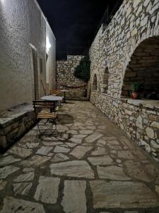 Με θέα το χωριό & το όρος Ζευς!