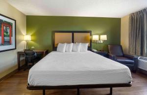 Studio with 1 King Bed - Non-Smoking room in Extended Stay America Suites - Oklahoma City - NW Expressway