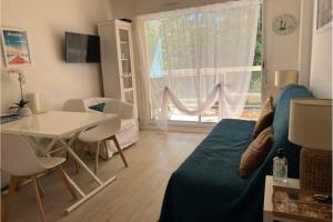 Flat With Swimming Pool Close To The Beach