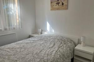 Flat With Swimming Pool Close To The Beach