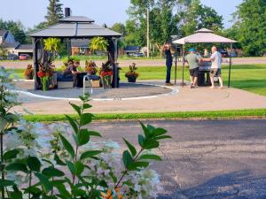 Knights Inn Colonial Fireside Inn