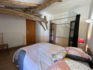 Maisons de vacances Gite Oradour-Fanais, 4 pieces, 6 personnes - FR-1-653-241 : photos des chambres