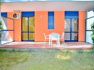 Cozy apartment with private garden near the beach