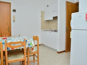 Cozy apartment with private garden near the beach