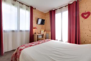 Hotels Logis Le Pont de Champ : photos des chambres