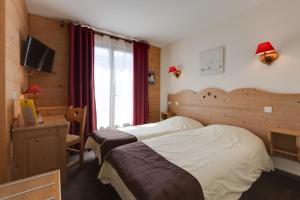 Hotels Logis Le Pont de Champ : photos des chambres