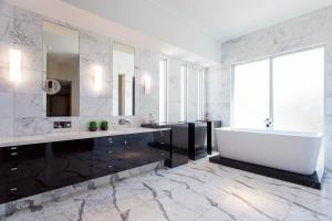 Number 10 I Private Properties