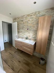 Appartements Chambre dans logement neuf et tout equipe RDC : photos des chambres