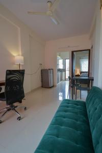 HomeSlice Aashiyana - Apartment Stays