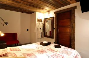 Chalets Chalet le Chantelevent for 24 Guests - Slope Views, Pool & Jacuzzi : photos des chambres