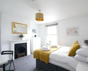 City Centre 4 Bedroom House - 新奥尔斯福德