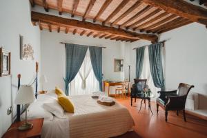 Suite with Balcony room in Villa La Cappella