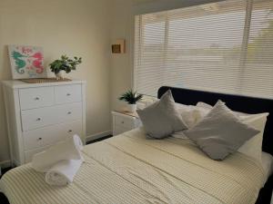 Esperance Little Units 2