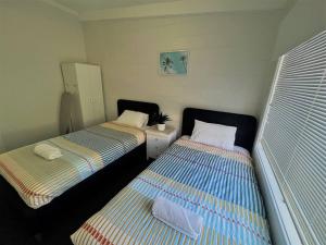 Esperance Little Units 3