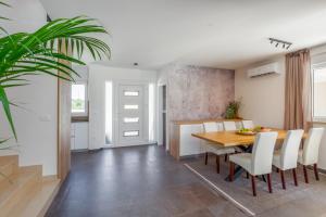 Villa Lanterna 2 by SeeAdria Agency