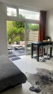 Canal Garden Apartment StayWell Amsterdam - Amesterdão