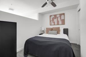 SLU 1BR w WD Club Room Gym nr Space Needle SEA-217