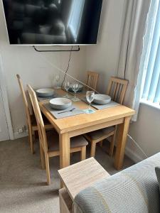 Lovely 2 bed apartment sleeps 5