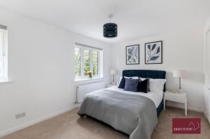 Guildford - 3 Bedroom Home - Driveway & Garden