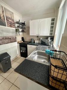 Lovely 2 bed apartment sleeps 5