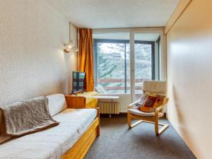 Apartment Chanteneige 403 by Interhome
