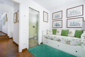Due Leoni Terrace In St Marks Square