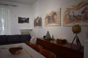 h2h Dafni #Family home near Athens, airport, ports with garden