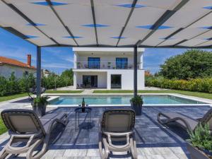 Holiday Home Villa Essea by Interhome