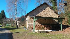 Maisons de vacances Gite Meilhards : Maison 1 Chambre