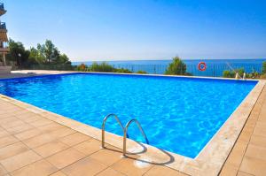 LITORAL COSTA DORADA - CABO PALOS Only families