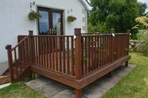 Carrick Cove self contained accomodation with private decking - Glasdrumman