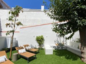 Sitges Spaces Garden Oasis, Near Beach, Renovated