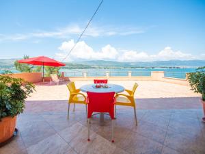 Apartment Vinka-5 by Interhome