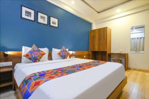 FabHotel Hello Homz