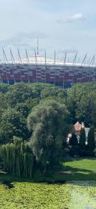 Dedek Park - historyczny dworek w pięknym Parku Skaryszewskim obok Stadionu Narodowego