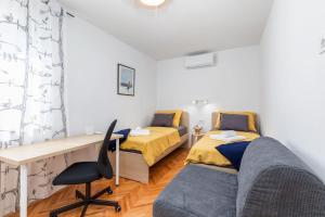 Sunny Aura - travel & work - with parking