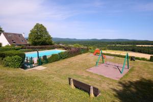 Maisons de vacances Le Tonneau Bleu - Appt avec piscine partagee : photos des chambres