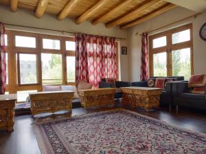 Skara Shangara Homestay