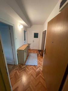 Spacious Apartment - green & peaceful