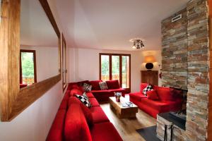 Chalets Ski-in/Ski-out Chalet, Quiet Location, and Jacuzzi : photos des chambres