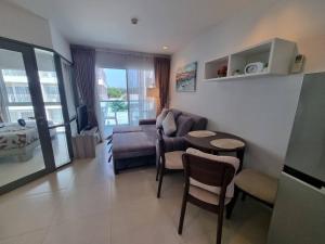 Grandblue condominium 301