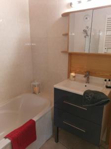 Appartements Demi-Chalet l'Ancolie -- Prox pistes : photos des chambres